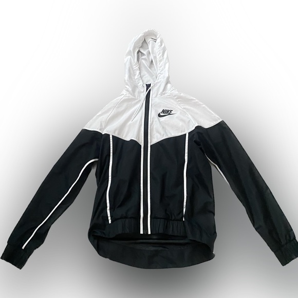 Nike Tops - Nike windbreaker